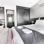 Hotel Piscina Academia Estacionamento